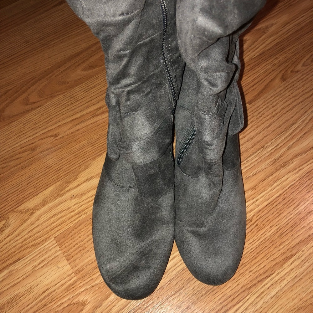Knee boots - Picture 5 of 5